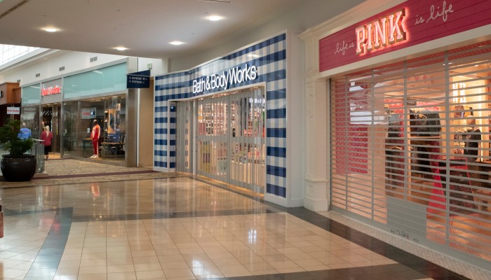 Svátky klidu, míru… a nakupování!?, aneb zákaz maloobchodního prodeje o státních svátcích a e-shopy.